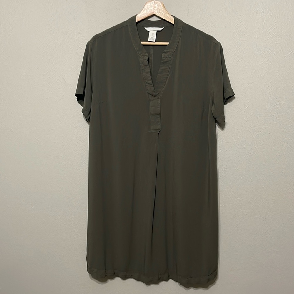 H&M V - Neck Avocado Color Tunic Style Short Sleeve Dress, M